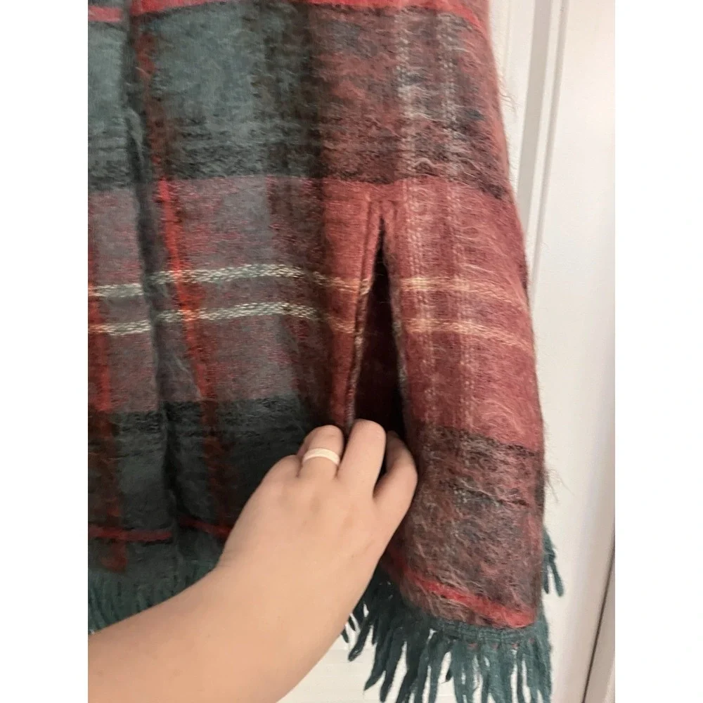 Andrew Stewart‎ Vintage Cape Poncho in Wool & Mohair Woven in Scotland Plaid 319